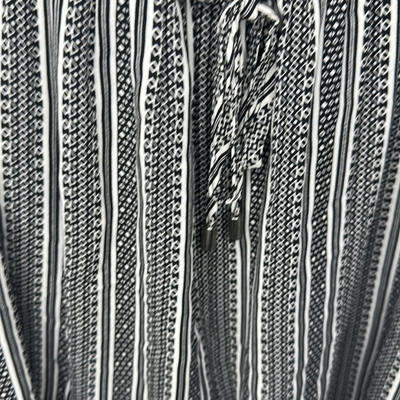 DR2 PRINT ROMPER (M) - Picture 4 of 8